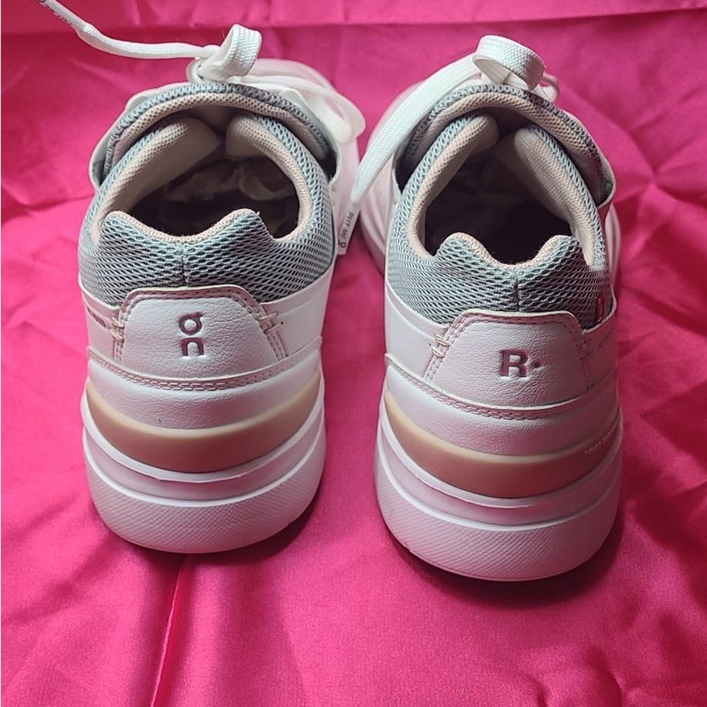 ON WOMENS. THE ROGER ADVANTAGE SNEKERS 7.5 - Picture 7 of 10